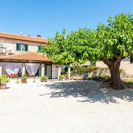 Casa Parketini * Tar-Vabriga