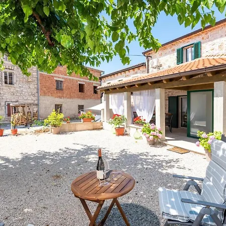 Casa Parketini Vikendica