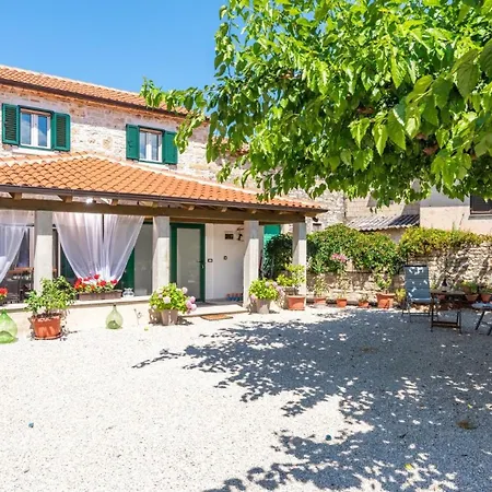 Casa Parketini Holiday home Tar-Vabriga